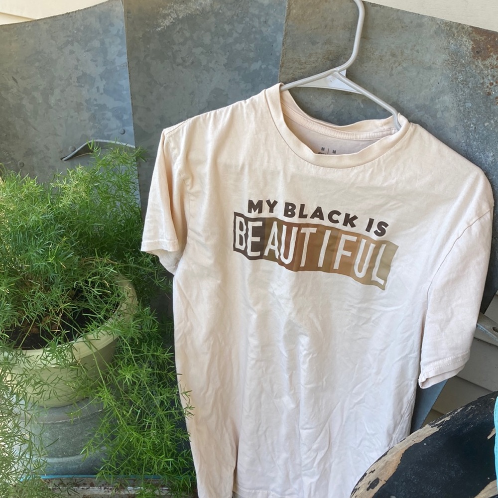 Adult medium black is beautiful, black history month tee. 🌸3/$15